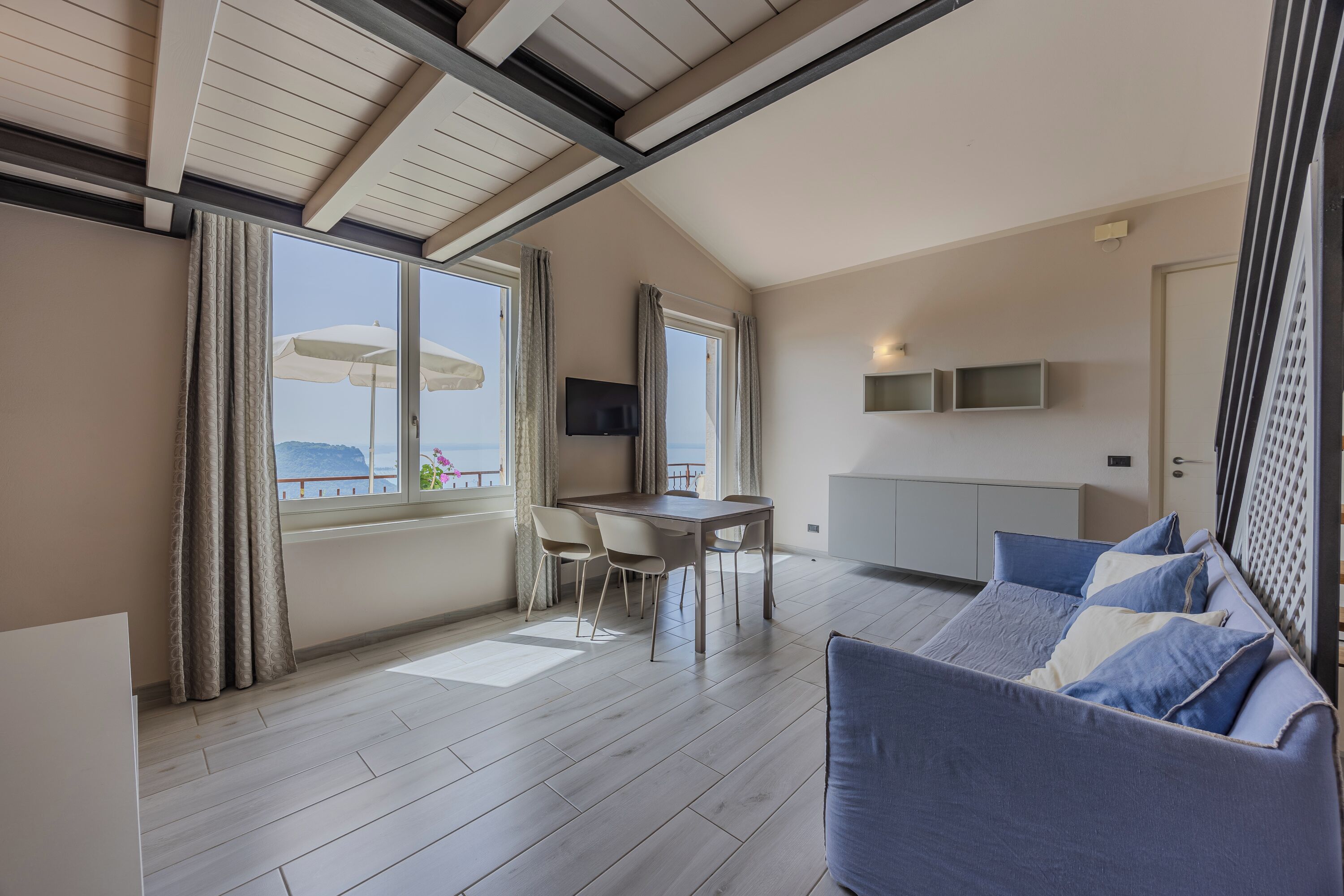 Villa | Opholdsområde | 20-tommers tv med digitale kanaler