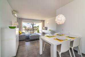 Dining - 2-Bed Apartment in Miraflores with Pool, Terrace, Garden & Wi-Fi (Mijas)