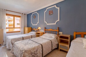 2 bedrooms, iron/ironing board, free WiFi, bed sheets - Apartment "El Albero" with Pool, Terrace & Wi-Fi (La Mata Torrevieja Alicante)