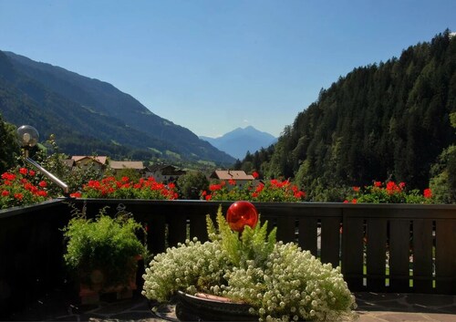 Ferienwohnung 'Residenz Pichler 6' mit Bergblick, Terrasse & WLAN