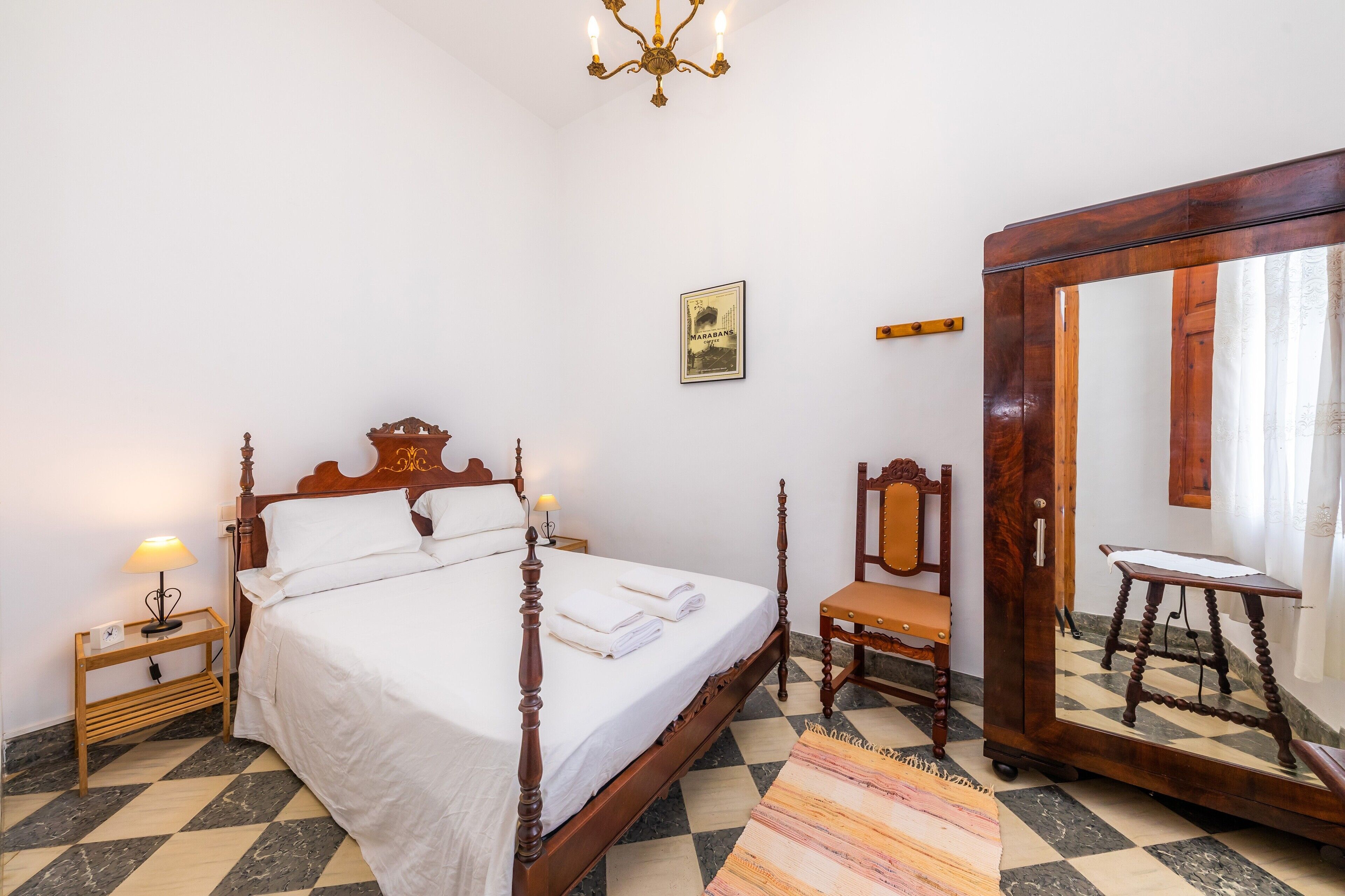 2 bedrooms, iron/ironing board, free WiFi, bed sheets