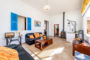 Télévision, cheminée