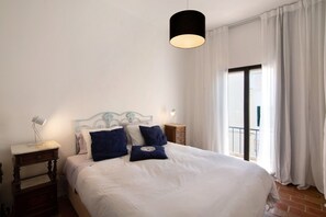 3 bedrooms, free WiFi, bed sheets - Villa Casa Loulé with Balcony, Terrace & Wi-Fi (Loulé)