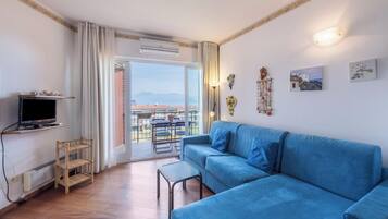 Fernseher, Tischtennisplatte