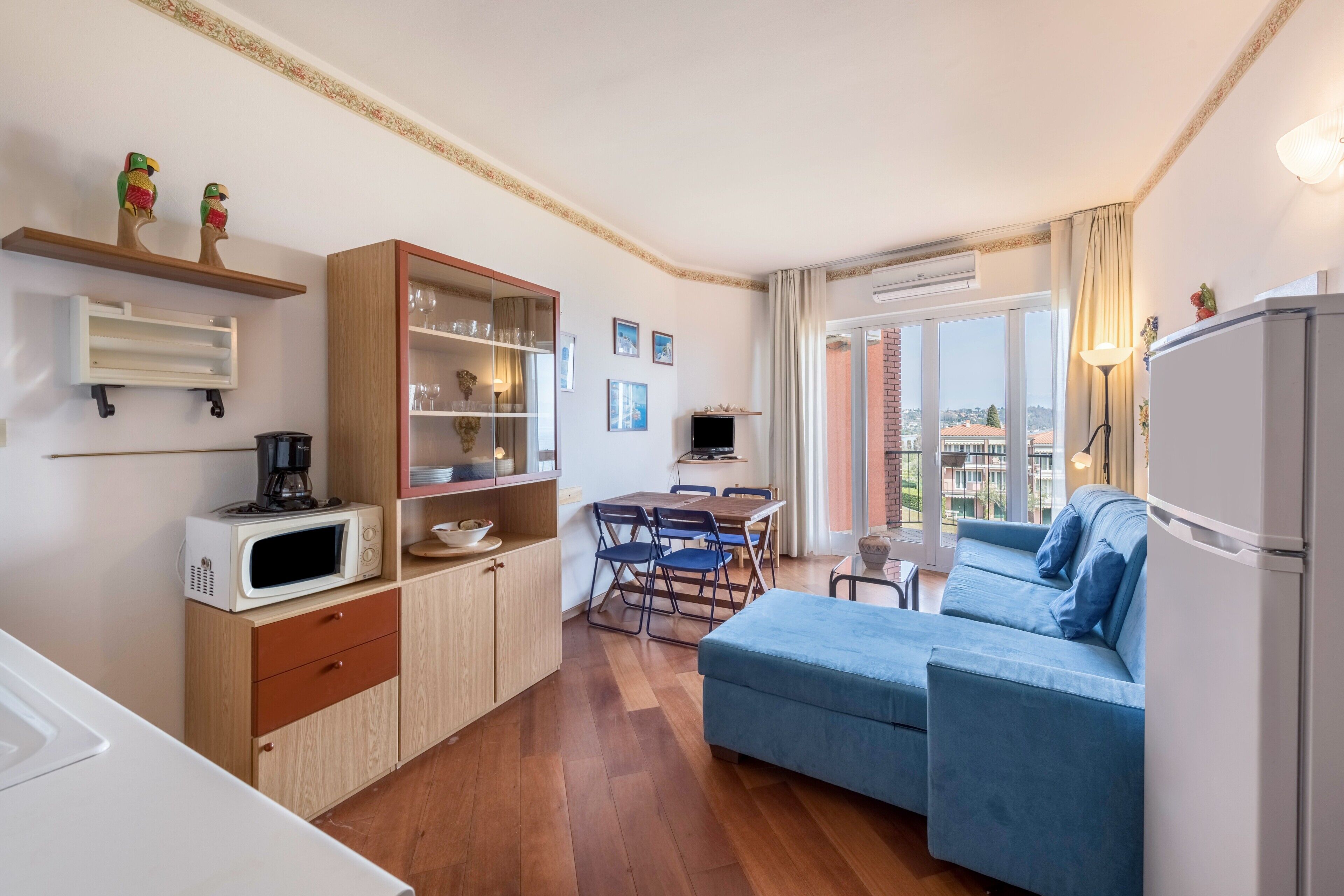 Télévision, table de tennis de table