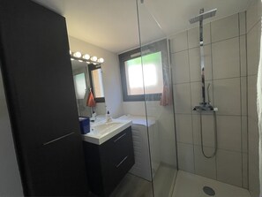 Bathtub