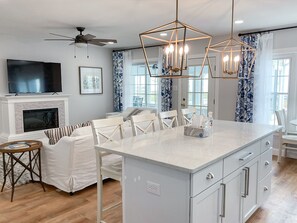 Interior - Sunset Bay: Winter Wonders at Sunset Bay Lake House – Ice Fishing & Cozy Fireside Views (Clay)