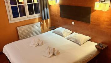 Economy Double Room, 1 King Bed, Non Smoking