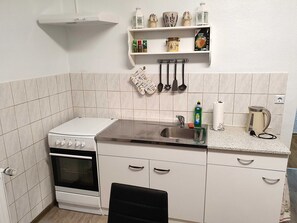 Refrigerador, microondas y horno 