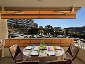 Outdoor dining - Apartment with terrace - 4 guests (Ajaccio)