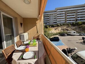 Outdoor dining - Apartment with terrace - 4 guests (Ajaccio)
