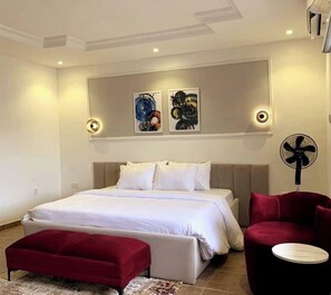 1 chambre, bureau, fer et planche à repasser, Wi-Fi gratuit