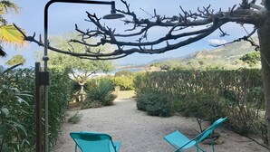 Property grounds - Beachfront Apartment with Terrace & Wi-Fi in Lumio, 4 Guests (Lumio)
