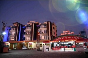 Mặt tiền nơi lưu trú