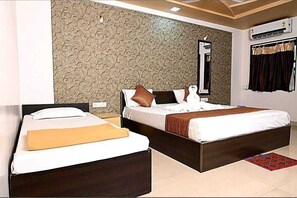 1 bedroom, Egyptian cotton sheets, premium bedding, free WiFi