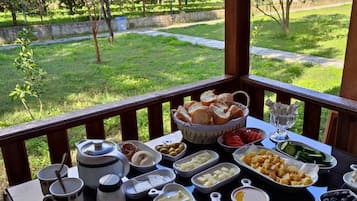 Free daily local cuisine breakfast