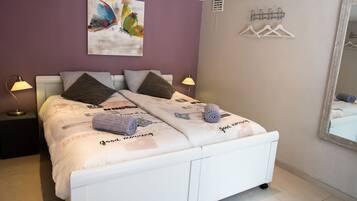 1 bedroom, iron/ironing board, travel cot, WiFi