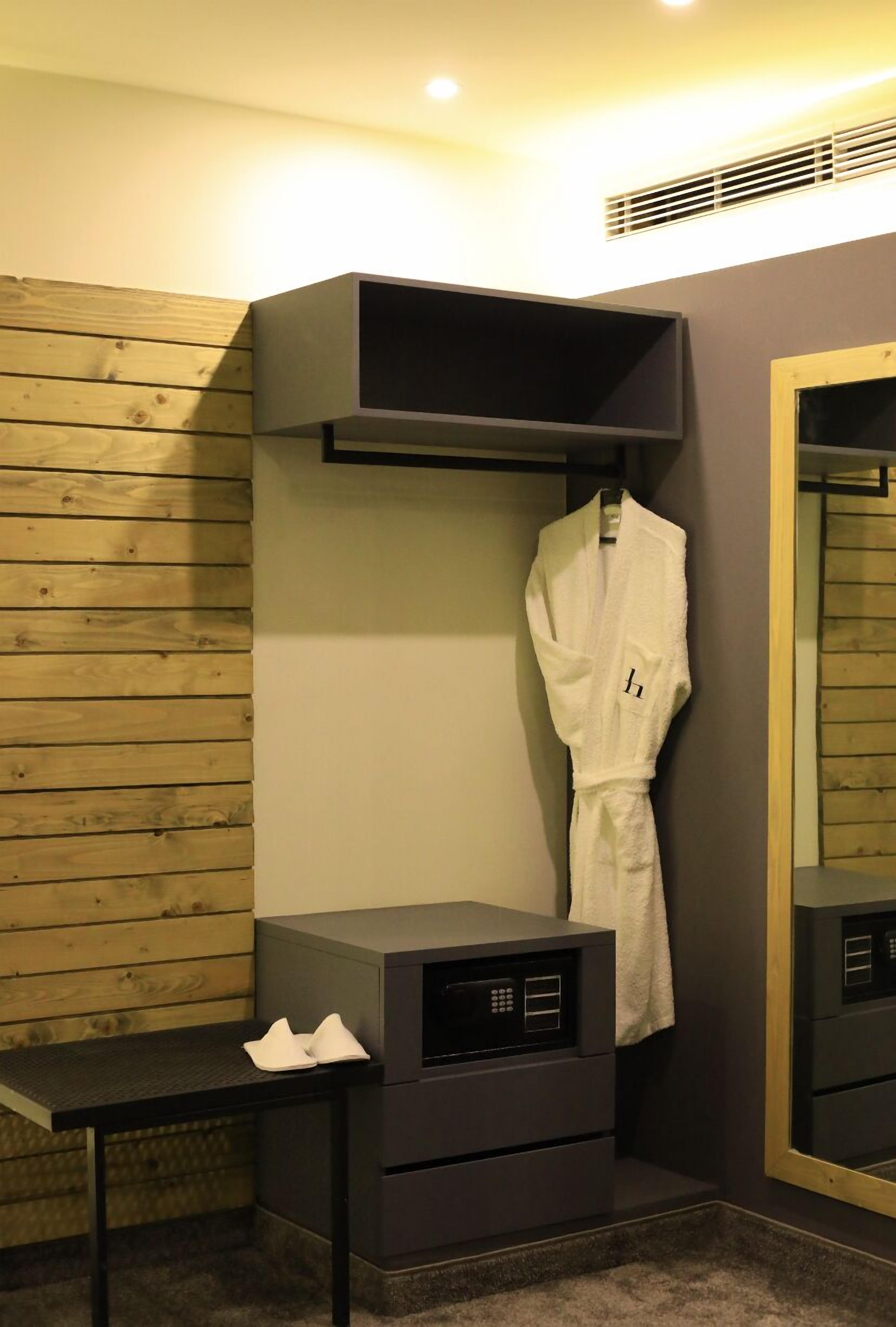 egyptian cotton sheets, premium bedding, down duvets, tempur-pedic beds