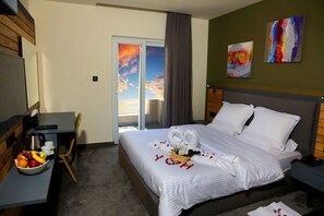 Egyptian cotton sheets, premium bedding, down comforters - Aitch Boutique Hotel - an LIH Hotel (Madaba)