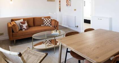 Boutique Central Margate Apartment - Edge of Old Town!