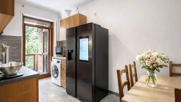 Micro-ondes, four, plaque de cuisson, lave-vaisselle