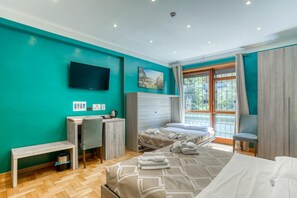 1 slaapkamer, een strijkplank/strijkijzer, reisbedje, gratis wifi