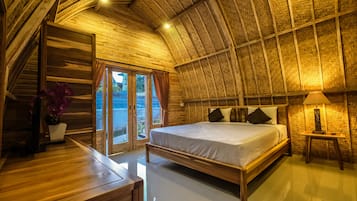 Escritorio, insonorización, wifi gratis y ropa de cama