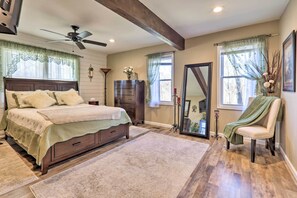 2 bedrooms, desk, iron/ironing board, travel crib