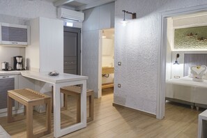 Caja de seguridad en la habitación y sistema de insonorización 
