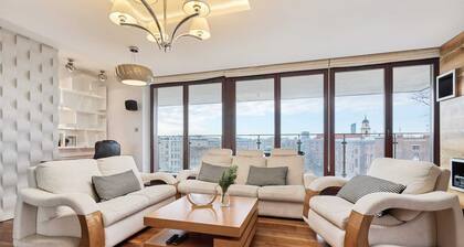 Stylish Apartment | City View | Parking | Air Conditioning