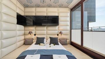 1 dormitorio, tabla de planchar con plancha, wifi y ropa de cama