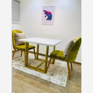 Dining - Luxury apartment in The Heart of Lekki Phase 1 (Lagos)