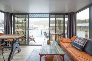 TV - Vacation apartment houseboat Lina in Flensburg for up to 4 people (Flensburg)