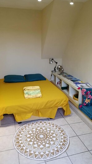 1 bedroom, iron/ironing board, free WiFi, bed sheets