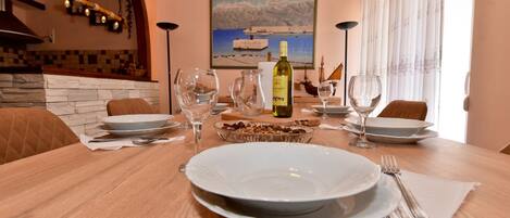 Family House | In-room dining