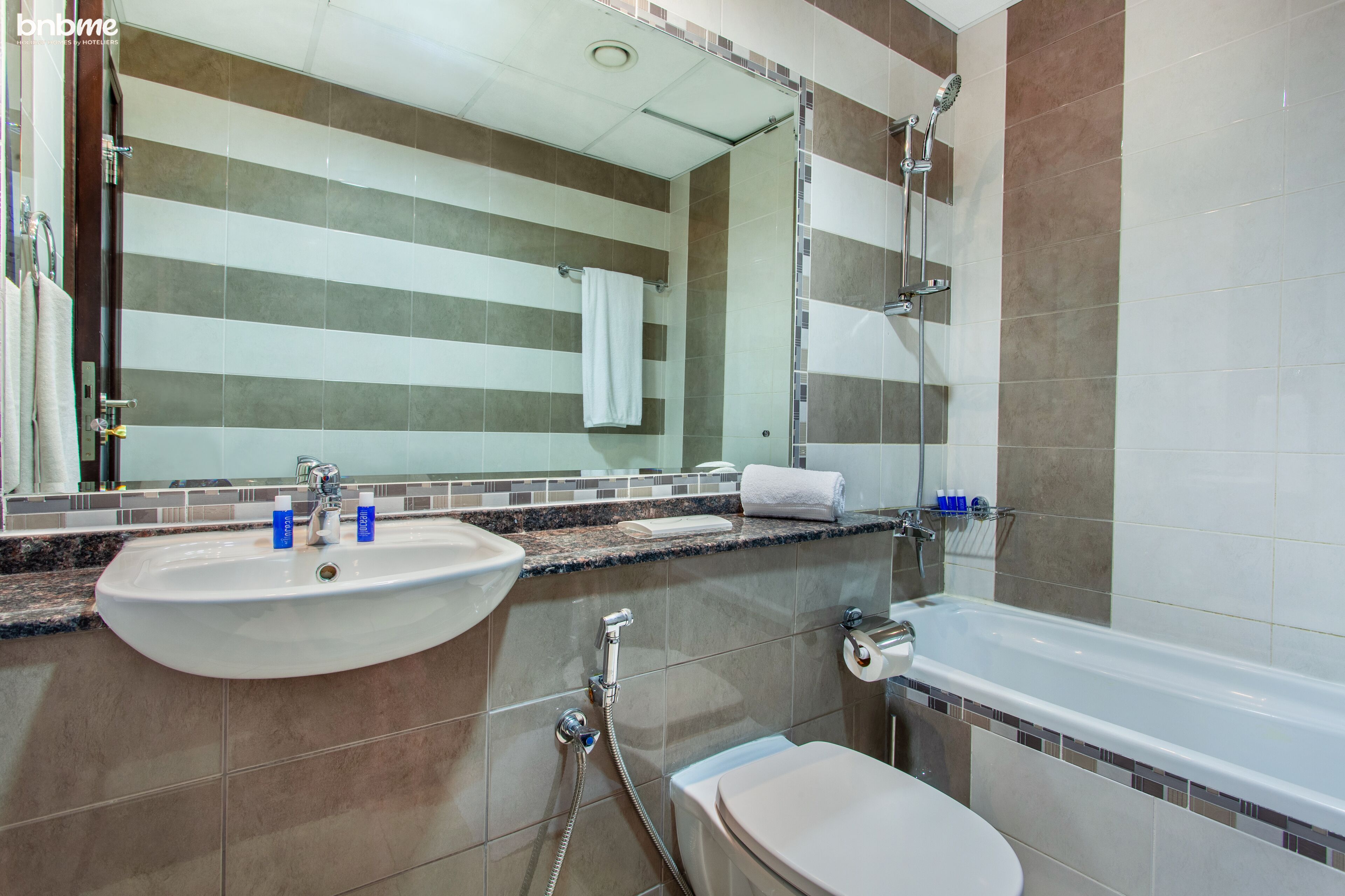 1B-La Fontana-613 by bnbme homes