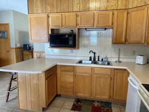 Oven, stovetop, dishwasher, toaster