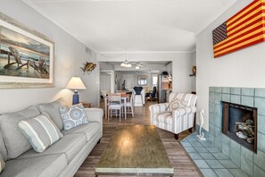 Smart TV, fireplace