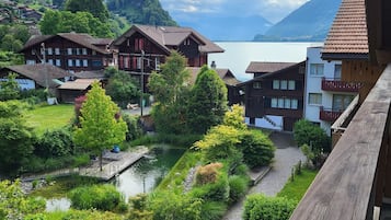 Leilighet – comfort, 3 soverom, utsikt mot innsjø (incl. Cleaning Fee CHF 220) | Terrasse/patio