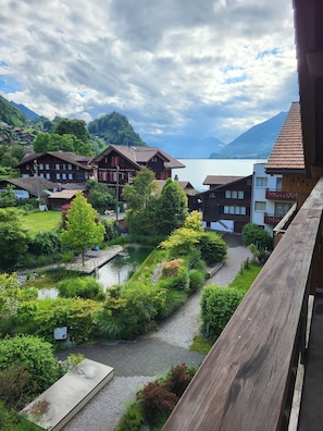 Apartamento conforto, 3 quartos, vista para o lago (incl. Cleaning Fee CHF 220) | Terraço/pátio