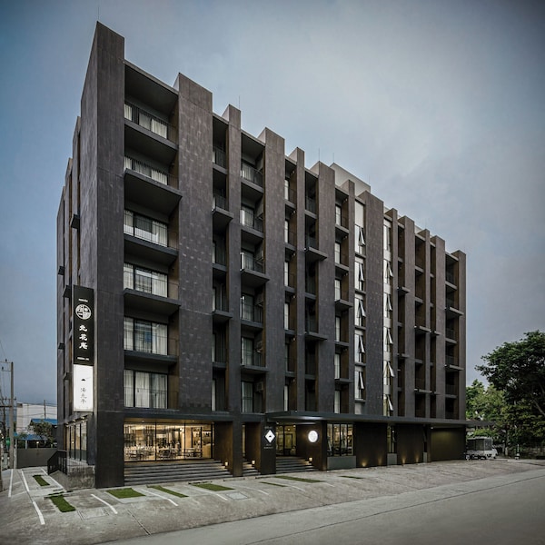 Hokka An Apartment And Raveevan Hotel @Santitham - Chiang Mai
