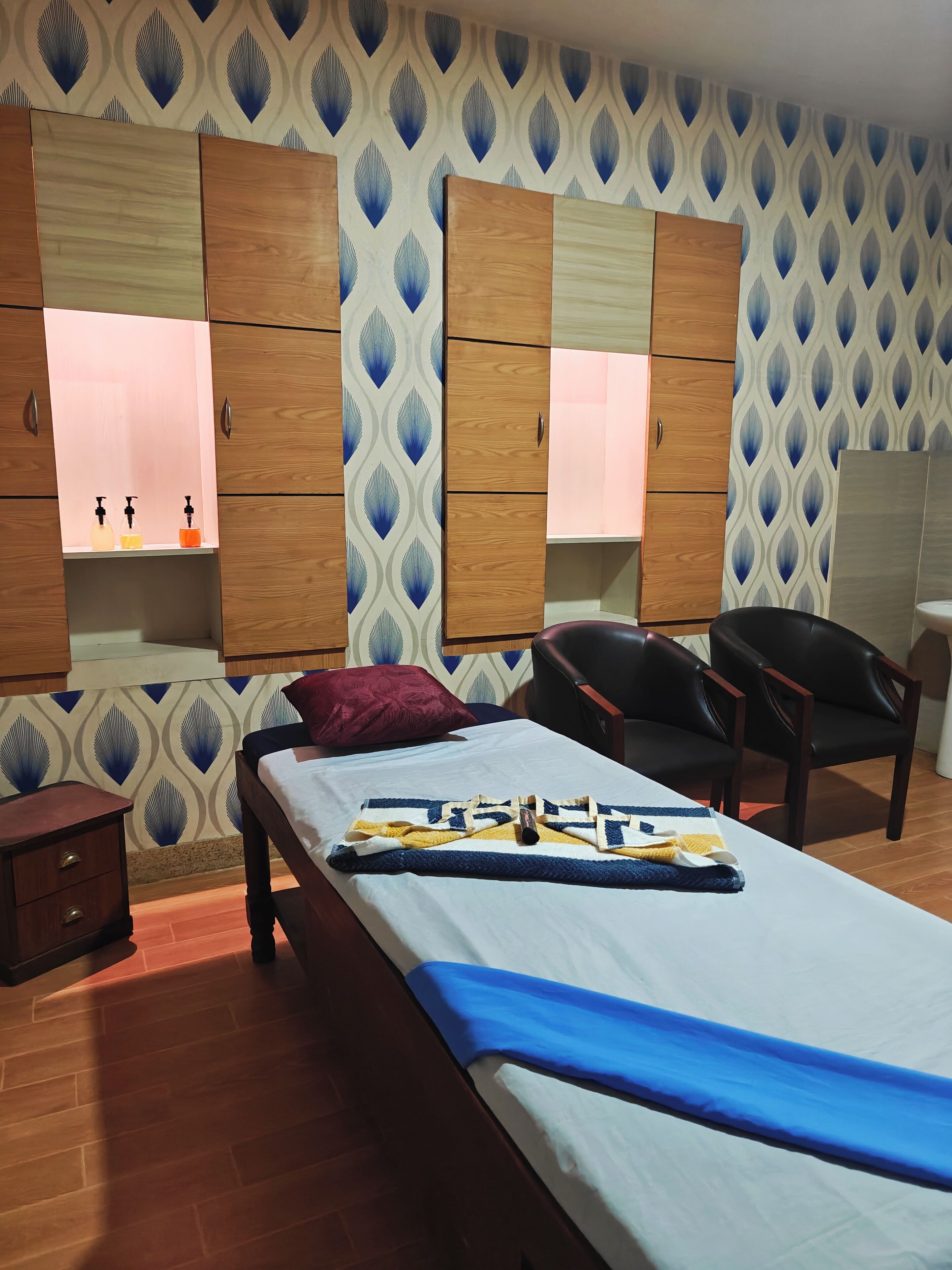 Sauna, steam room, hot stone massages, deep-tissue massages