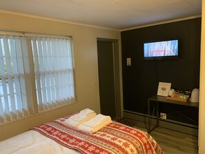 Business Double Room, 1 Queen Bed, Non Smoking | Free WiFi - Yellow Springs Motel (Yellow Springs)