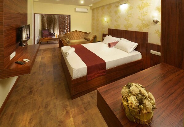 Egyptian cotton sheets, premium bedding, free WiFi, bed sheets