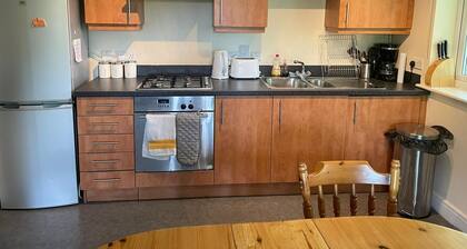 ENTIRE 2BED APARTMENT HATFIELD 5 MINUTES FROM THE STATION