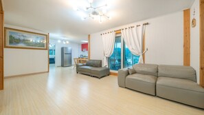 Habitación básica, 2 habitaciones (Familydong) | 1 habitación y wifi gratis 