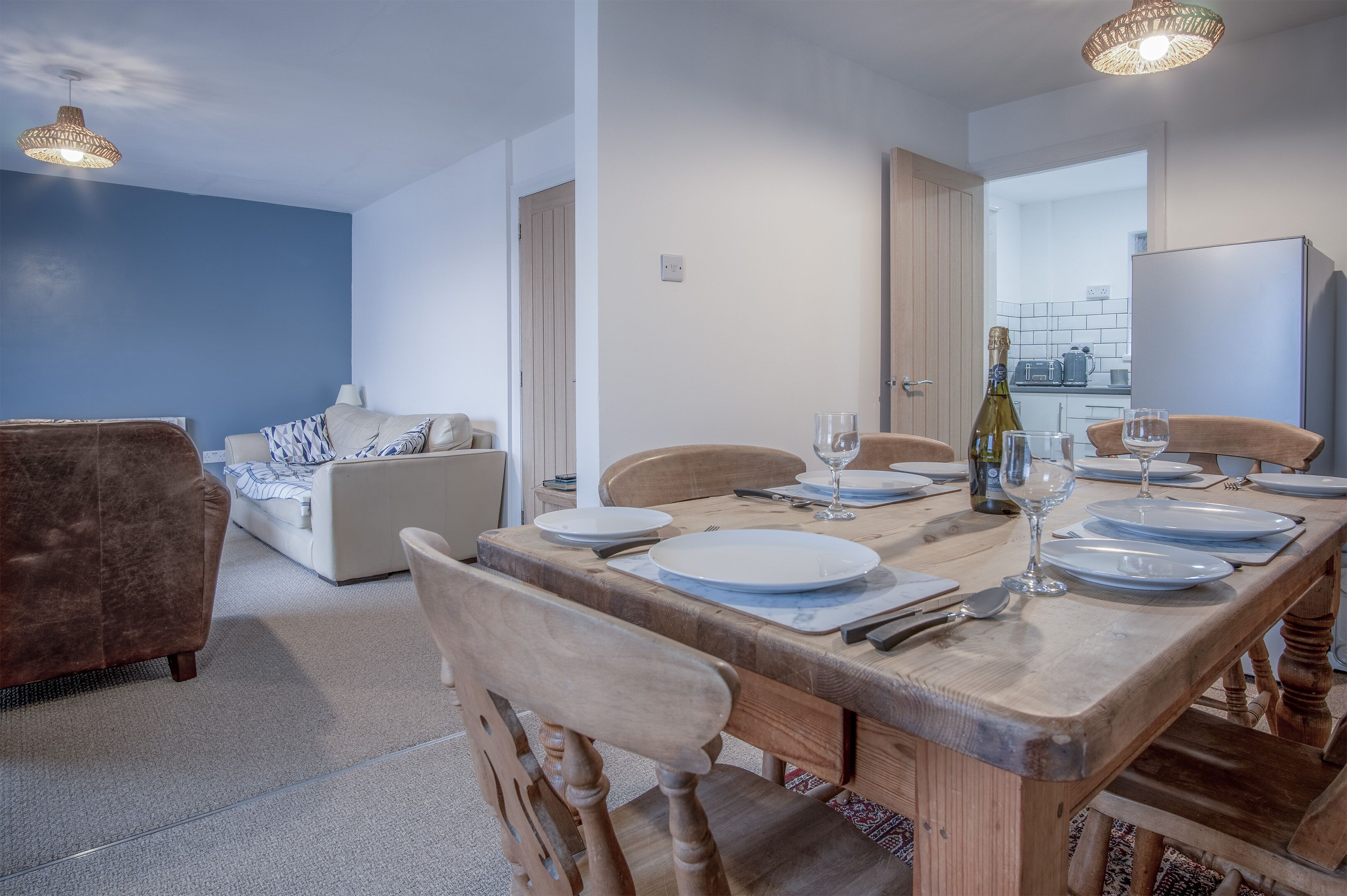 32-inch flat-screen TV with cable channels, TV