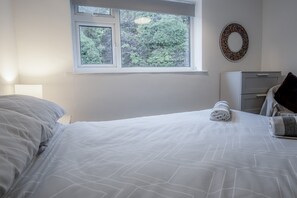 2 chambres, fer et planche Ă repasser, Wi-Fi gratuit, draps fournis