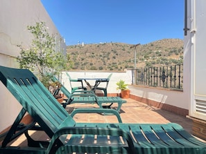 Superior Quadruple Room | Down duvets, desk, free WiFi, bed sheets - Hotel Alandalus (Torrox)