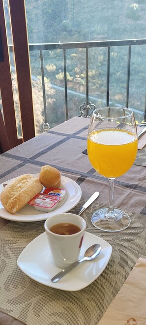 Desayuno continental todos los días (con cargo)
